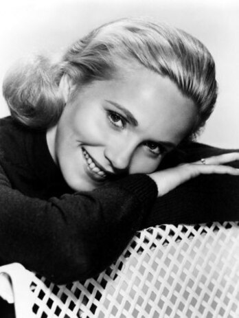 Eva Marie Saint, aktoresa, bere gazte garaian ateratako argazkia.