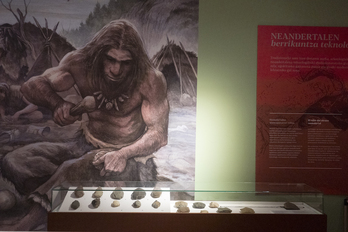 Exposición sobre el paos de los Neandertales por Euskal Herria en el Arkeologi Museoa de Bilbo.