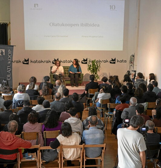 Casi un centenar de miembros de Olatukoop se dieron cita el pasado 14 de mayo en Iruñea para celebrar el décimo aniversario de la creación de la red de cooperativas.