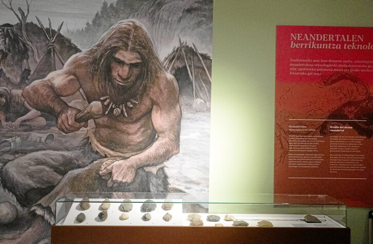 Exposición sobre el paso de los neandertales por Euskal Herria en el Arkeologia Museoa de Bilbo.