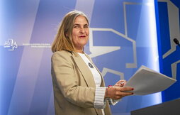 La portavoz parlamentaria de EH Bildu, Nerea Kortajare, presentó el primer lote de proposiciones no de ley de su grupo.