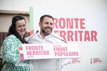 Peio Dufau et Marie Heguy-Urain ont célébré leur victoire à Ciboure, avec leurs soutiens.