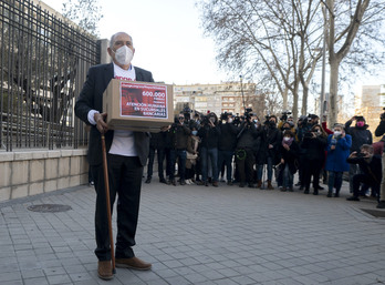 En esta iniciativa lanzada desde Madrid se recogieron más de 600.000 firmas por una atencion más humana por parte de los bancos.