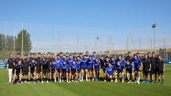 Plantilla y cuerpo técnico han posado en el primer día de entrenamiento de la pretemporada.