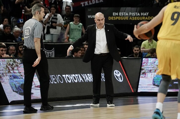 Jaume Ponsarnau seguirá dirigiendo a Bilbao Basket.