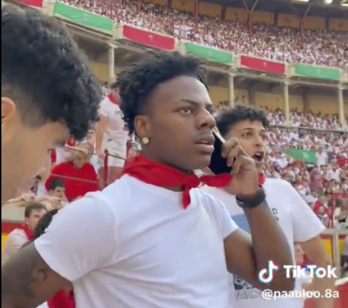 Una captura de pantalla de un vídeo en el que Speed aparece esta mañana en la Plaza de Toros de Iruñea.