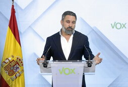 Santiago Abascal, líder de Vox, en la comparecencia previa a la reunión de Tenerife en la que ya amenazó con la ruptura.