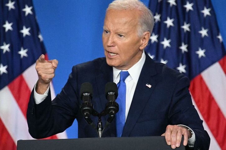 Joe Biden presidente estatubatuarra, ostegun gaueko agerraldian.