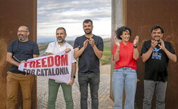 Recibimiento en Salses, en la «Porta dels Països Catalans».