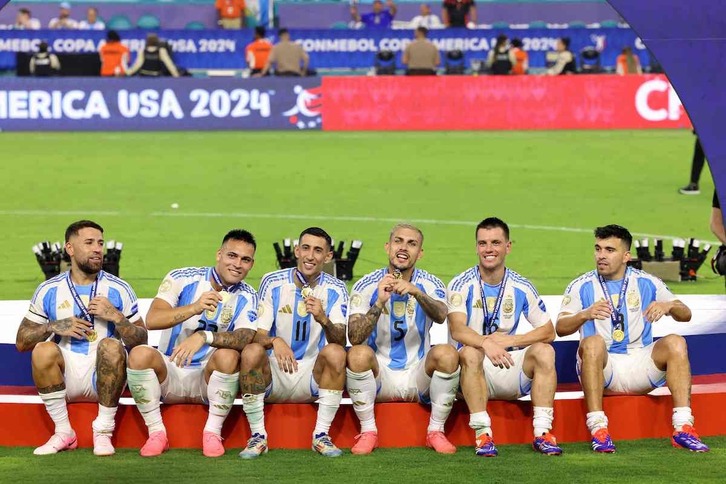 Jugadores argentinos, tras ganar la Copa América el lunes. A la izquierda, Enzo Fernández.