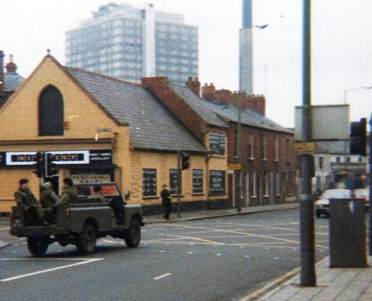 Soldados británicos, en Belfast en 1981.