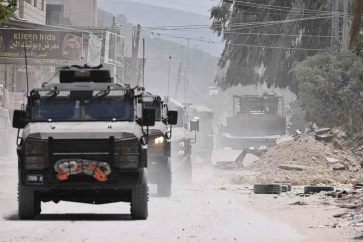 Vehículos de las fuerzas israelíes en la Cisjordania ocupada. 