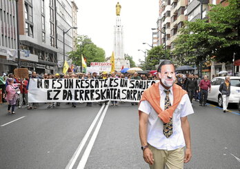 Protesta por la Gran Vía de Bilbo, el 16 de junio de 2012, contra el rescate bancario aprobado por el Gobierno de Mariano Rajoy.