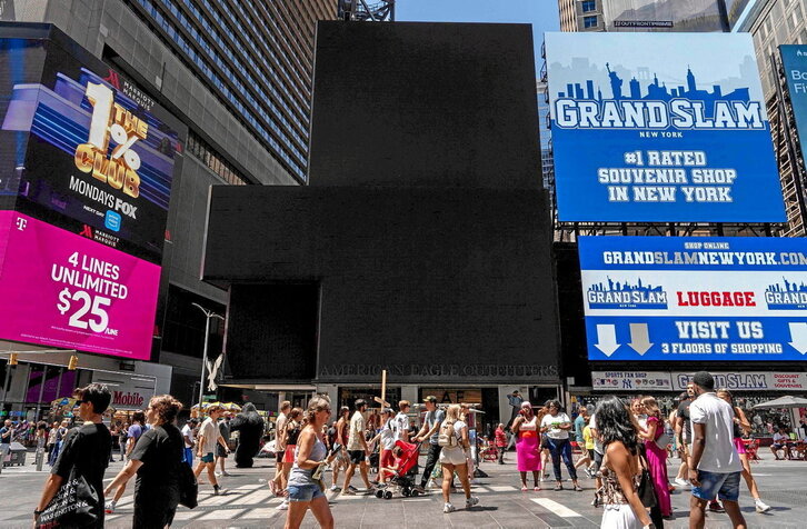 Algunas pantallas digitales de Times Square estaban en blanco debido al apagón informático mundial.
