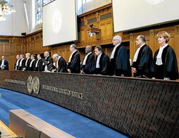 Panel de jueces de la Corte Internacional de Justicia, ayer.