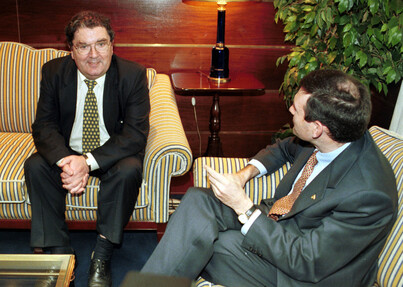 John Hume, Nobel de la Paz, recibido por el lehendakari Ibarretxe en la Bolsa de Bilbo.