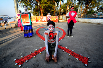 Una performance en el Día Mundial del Sida en Kolkata. India.