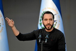 El presidente de El Salvador, Nayib Bukele, gesticula durante la inauguración de un centro tecnológico en Ciudad Arce, el pasado martes.