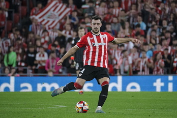 Aitor Paredes apuntalará el centro de la zaga del Athletic.