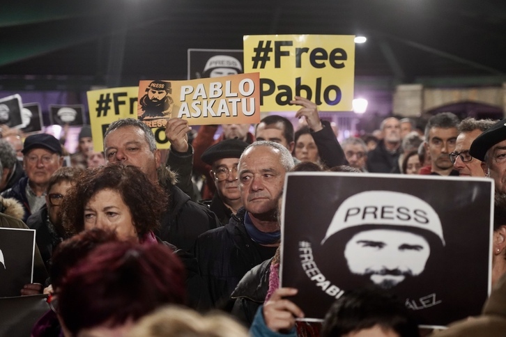 Concentración en Gernika por la libertad de Pablo González, finalmente conseguida.