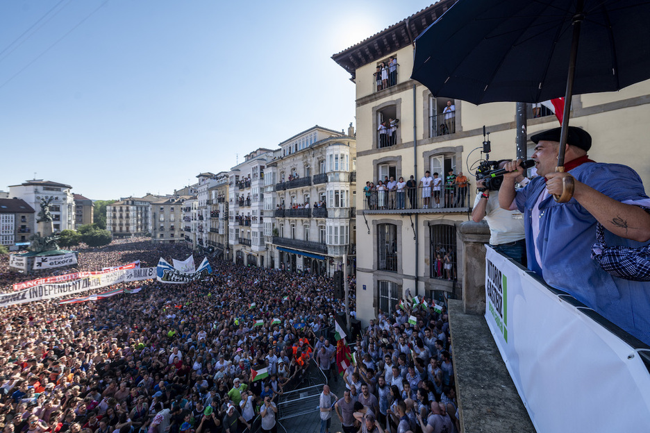 Iñaki Kerejazu ha debutado como Celedón ante miles de personas.