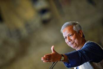 El nobel de la paz Mohamed Yunus ha aceptado liderar la transición en Bangladesh.