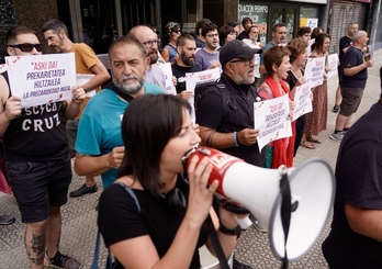 Movilización de los sindicatos LAB, ESK, Steilas, EHNE-Etxalde e HIRU frente a la patronal de la construcción.