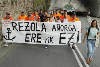 Cementos Rezolako langileek egindako protesta.