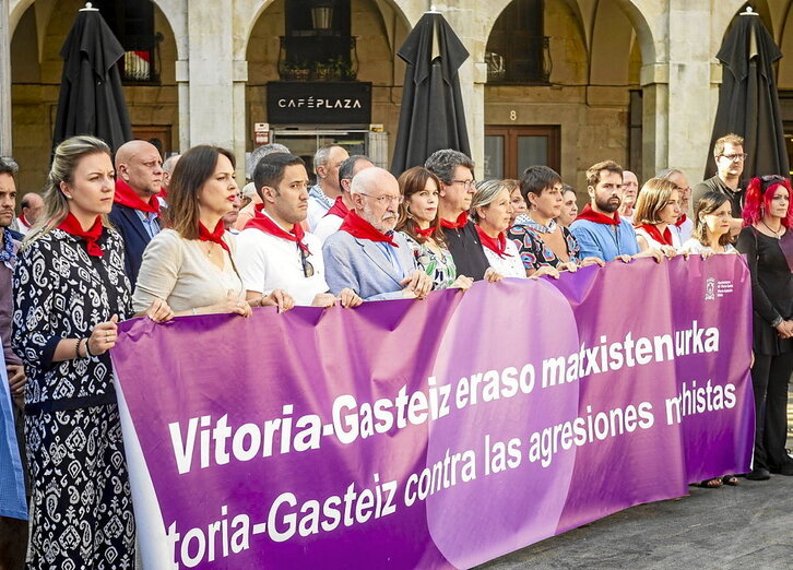 Concentración celebrada durante las fiestas de Gasteiz contra las agresiones machistas.