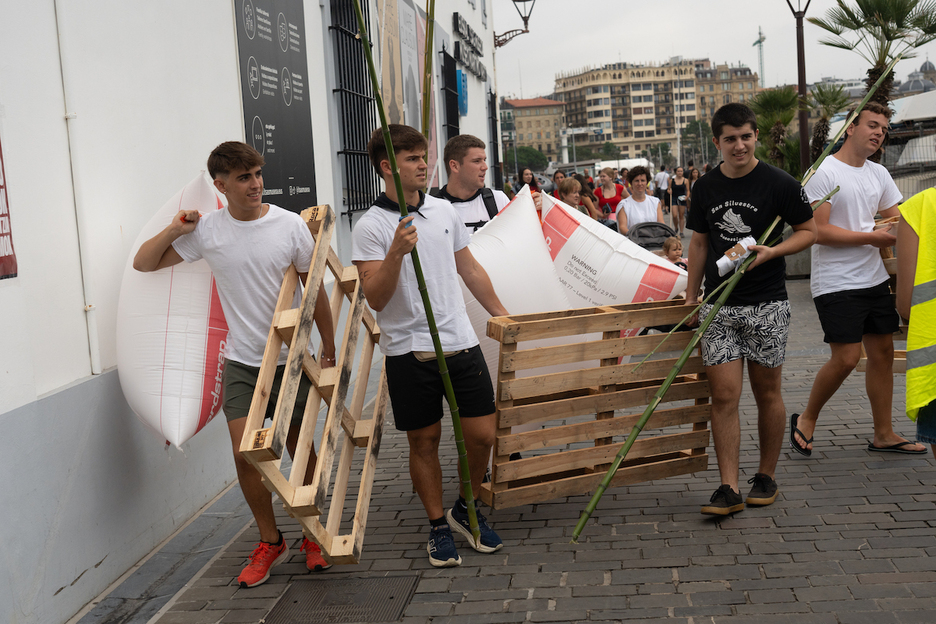 Pirata gazteak Donostian astelehen honetan.