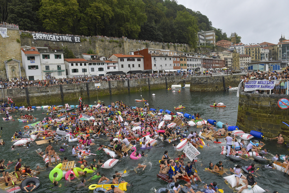 Piratak Donostiako portuan.