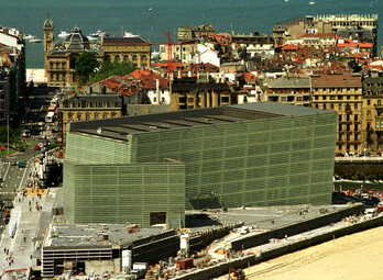 Vista del Kursaal el día de la inauguración