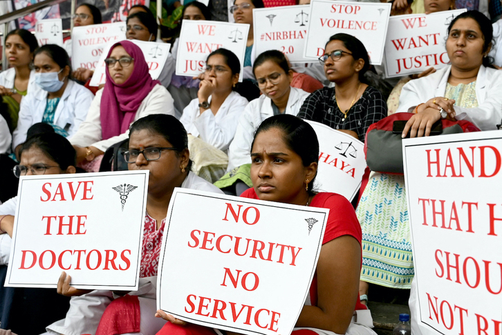 Las protestas en el sector sanitario han estallado en India con este feminicidio y las dudas sobre la actuación judicial.