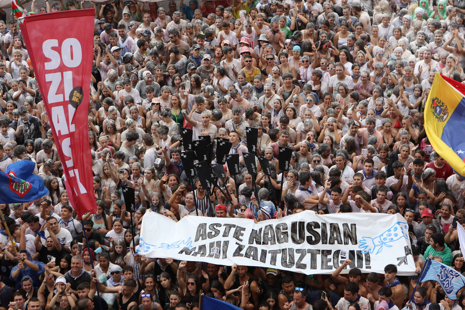 Pancarta que reclama la vuelta a casa de los presos vascos. 