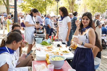 El concurso gastronómico es una de las grandes citas del día en Aste Nagusia.