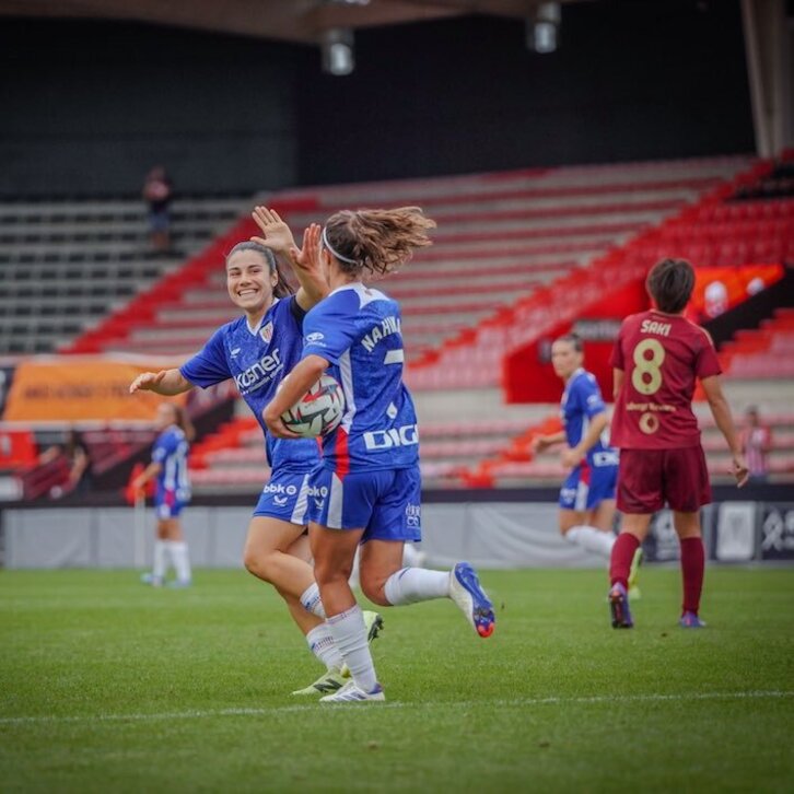 Mariana felicita a Nahikari por el gol que recortaba distancias en Toulouse.