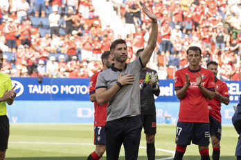 David García fue homenajeado en el partido contra el Mallorca en El Sadar.