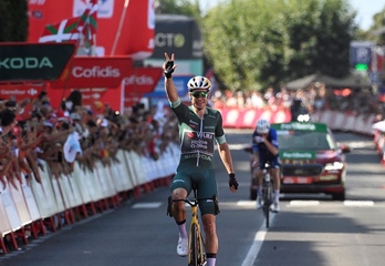 Ya son tres las victorias de etapa de Wout Van Aert en esta Vuelta 2024.