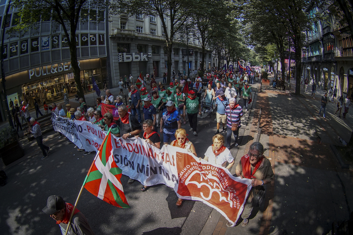 Euskal Herriko Pentsiodunen Mugimenduaren mobilizazio baten artxiboko irudia.