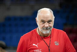 Pablo Laso dirigiendo el entrenamiento con público del jueves.