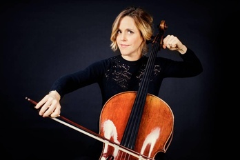 Sol Gabetta y su violonchelo lucieron junto a la Orchestre Philharmonique Radio France.