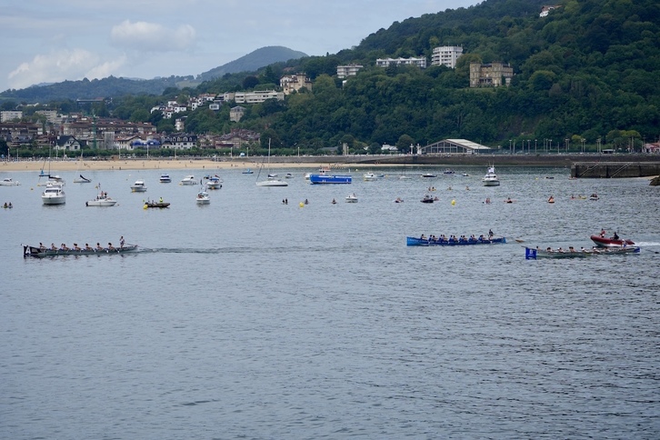 Arraun Lagunak, nabarmen aurretik, Donostiarra eta Tolosaldea atzean utzita. 