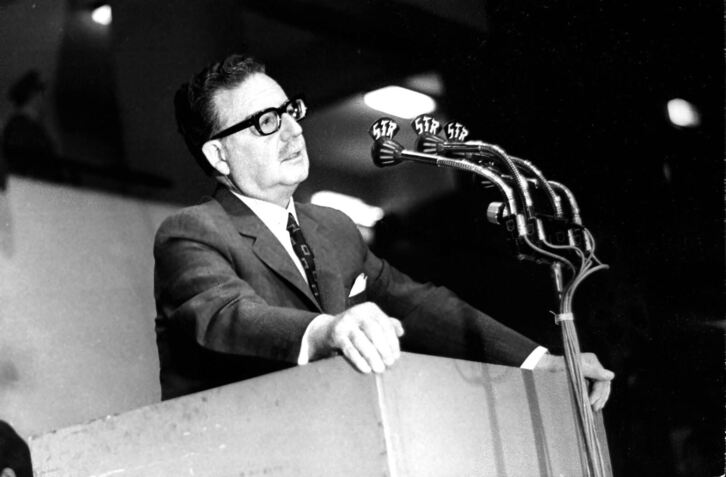 El presidente chileno Salvador Allende en un acto en  abril de 1971.