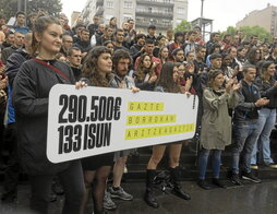 290.500 euroko isunari aurre egin diote Ernaiko gazteek.