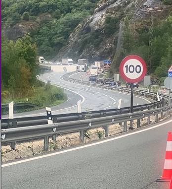 Atasco en Dos Hermanas tras este accidente.