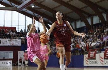 Irati Etxarri, en su primer partido con Lointek Gernika Bizkaia.