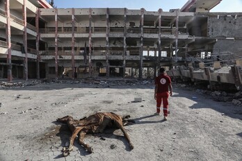 Este edificio de Jan Yunis era una escuela, pero fue bombardeada en agosto y dejó esta imagen.