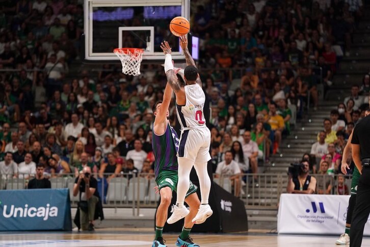 Baskonia encajó una abultada derrota en el Carpena.