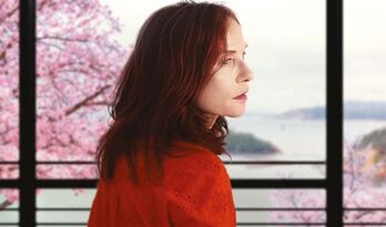 Isabelle Huppert Sidonie-ren rola jokatzen du