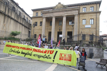 Ordezko ikasleen egoera salatzeko LABek egin dituen mobilizazioetako bat, Bilbon.